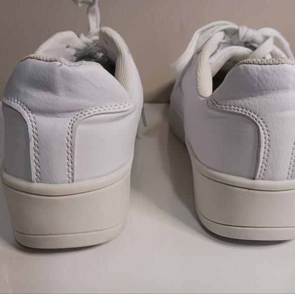 Women no boundary all white platform sneakers, size 10, white - Picture 4 of 6